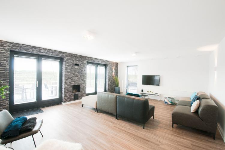 Villa Oesterdam Wellness 16 - Nederland - Zeeland - 16 personen - lichte woonkamer